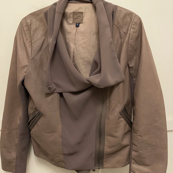 Versatile and chic vintage gap leather jacket - Picture 3 of 7